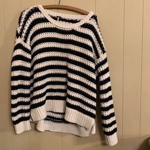Free People woman’s sweater size medium black and white 100% cotton